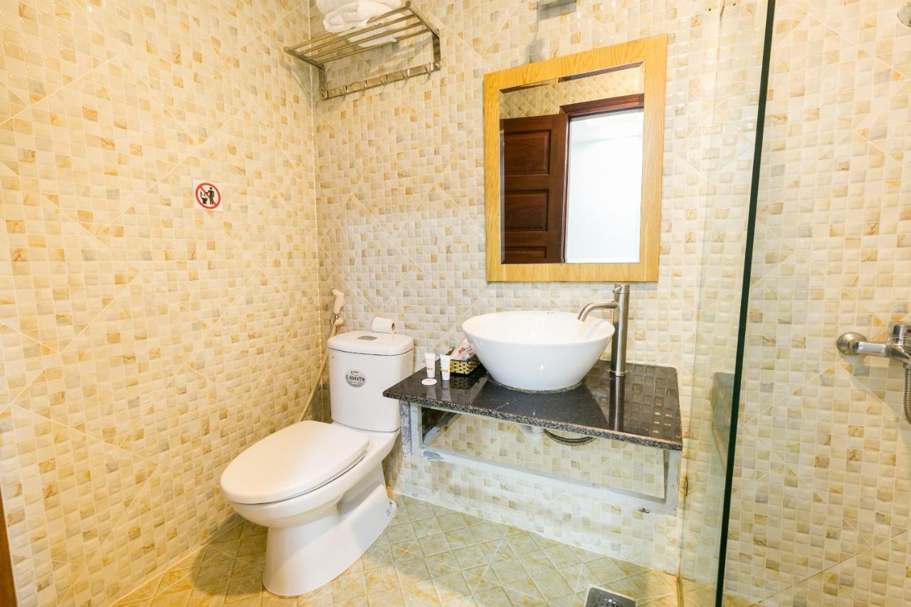 Oyo 652 モナコ ホテル【スタッフワクチン接種済み】 ホーチミン市 エクステリア 写真